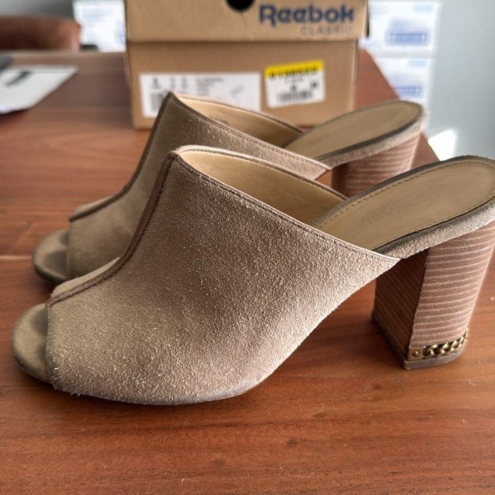 Micahel Kors Beige Suede Mules